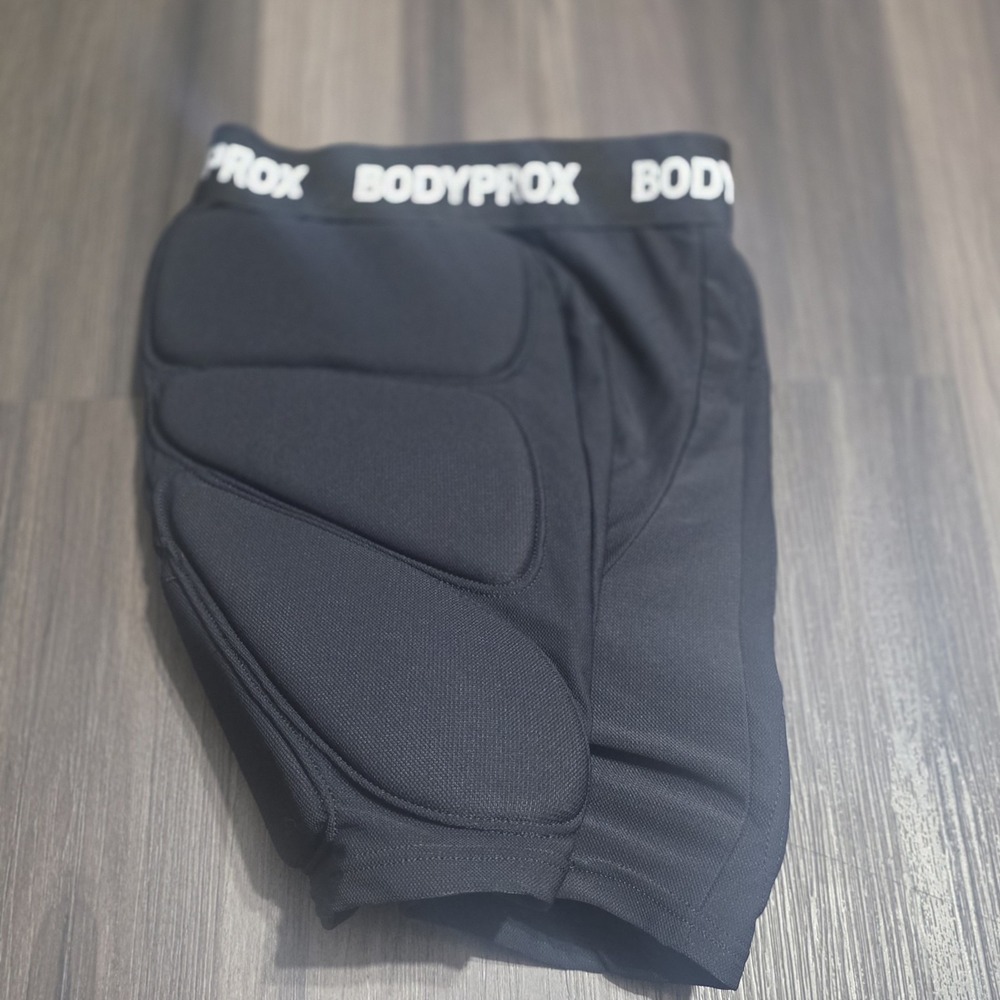 Bodyprox Protective Padded Shorts Small Black Skateboard Snowboard Impact Gear